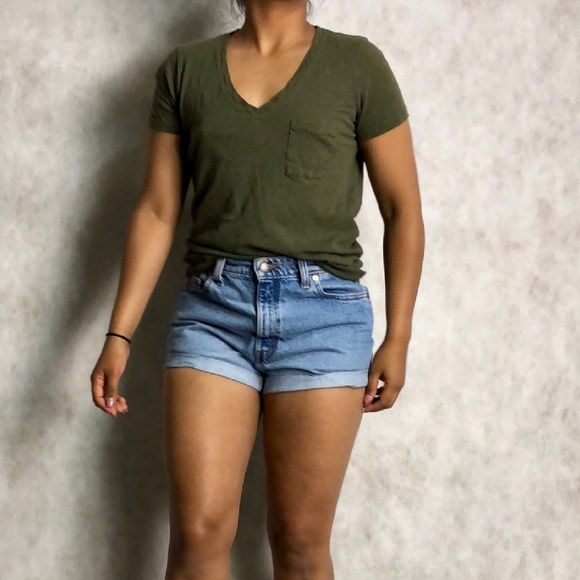 SOLD Madewell Army Soft Cotton Tshirt V Neck - Picture 3 of 6